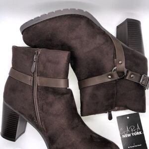 Dream Pairs Brown Buckled Details Heeled Boots Size 10